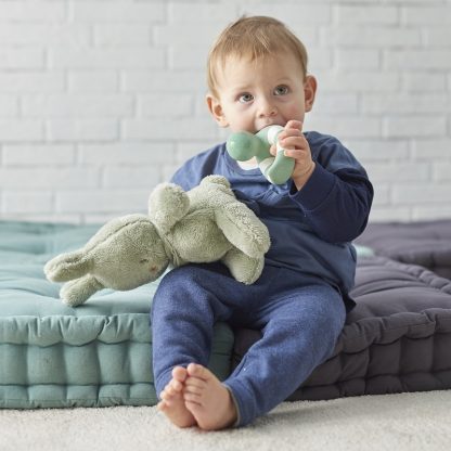 Nattou knuffel konijn Tipidou groen sfeerfoto