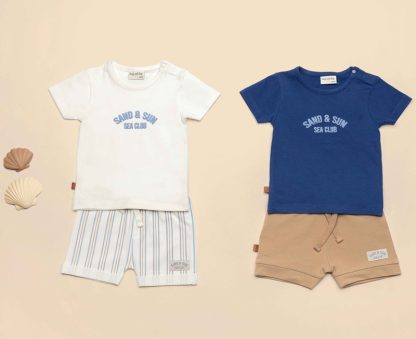 25024005 Frogs and Dogs t-shirt sand and sun wit sfeerfoto
