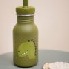 2610289 Trixie drinkfles RVS Mr Dino 350ml sfeerfoto met rijstwafels
