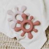 Baby's Only bijtring blossom sfeer oud roze stone red