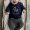 CHLS08 Ducky Beau longsleeve eend streep navy sfeerfoto