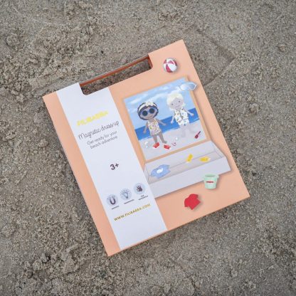 FI-03584 Filibabba magnetisch spel dress up,a day at the beach sfeerfoto verpakking op het strand