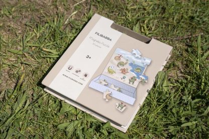 FI-03586 Filibabba magnetische puzzel dino beach sfeerfoto verpakking op grasveld
