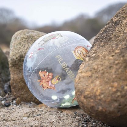 FI-03617 Filibabba strandbal Alfie dino beach confetti sfeerfoto met keien
