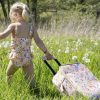 FI-03626 Filibabba badpak ocean blossom sfeerfoto meisje met koffer