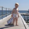FI-03631 Filibabba zwembroek dino beach sfeerfoto jongen op steiger