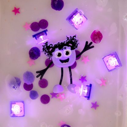 Glo Pals Sensorisch badspeelgoed sfeerfoto Lumi paars